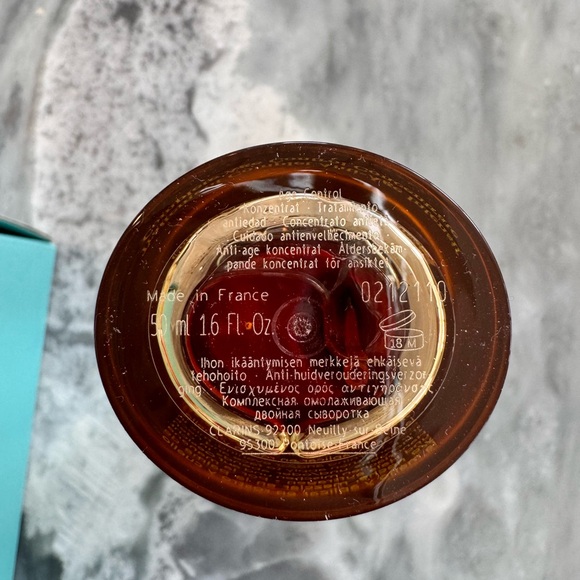 Clarins Double Serum Anti-Aging + Anti-Wrinkle Serum - Picture 3 of 3